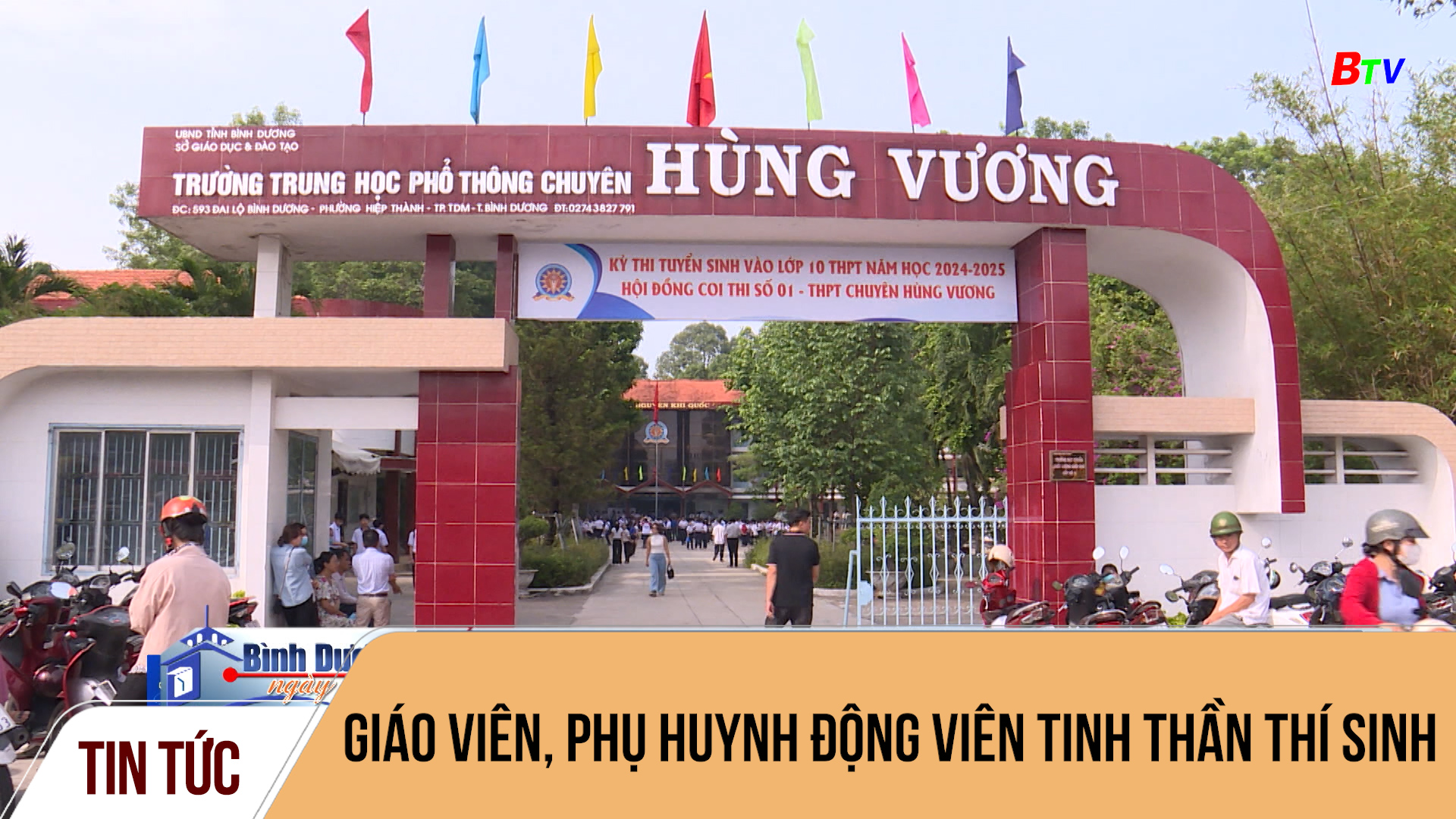 Giáo viên, phụ huynh động viên tinh thần thí sinh	