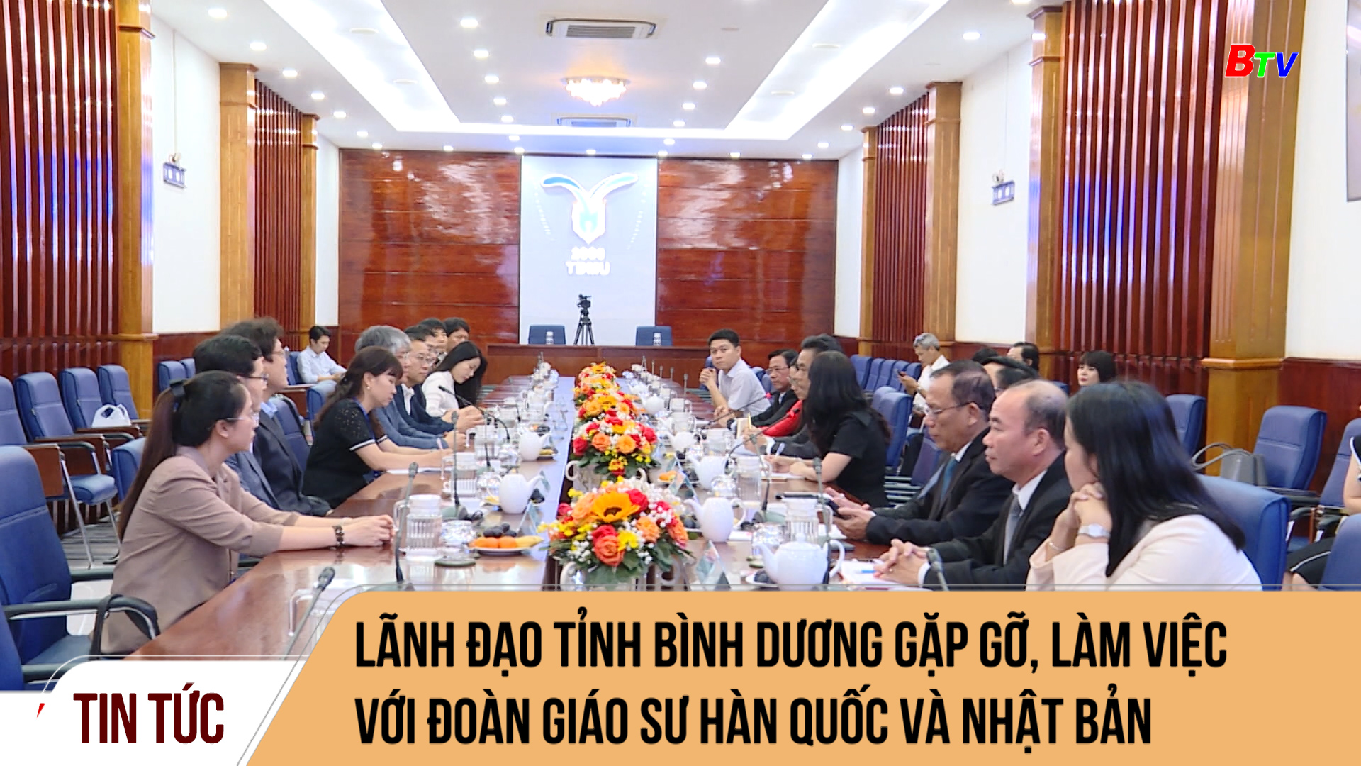 Lãnh đạo tỉnh Bình Dương gặp gỡ, làm việc với đoàn Giáo sư Hàn Quốc và Nhật Bản