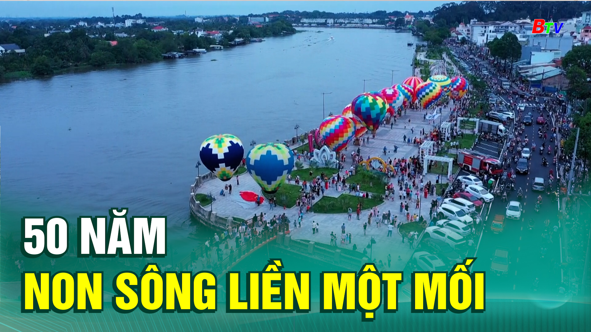 50 năm non sông liền một mối