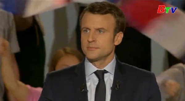 Bầu cử tổng thống Pháp ngày càng gay cấn