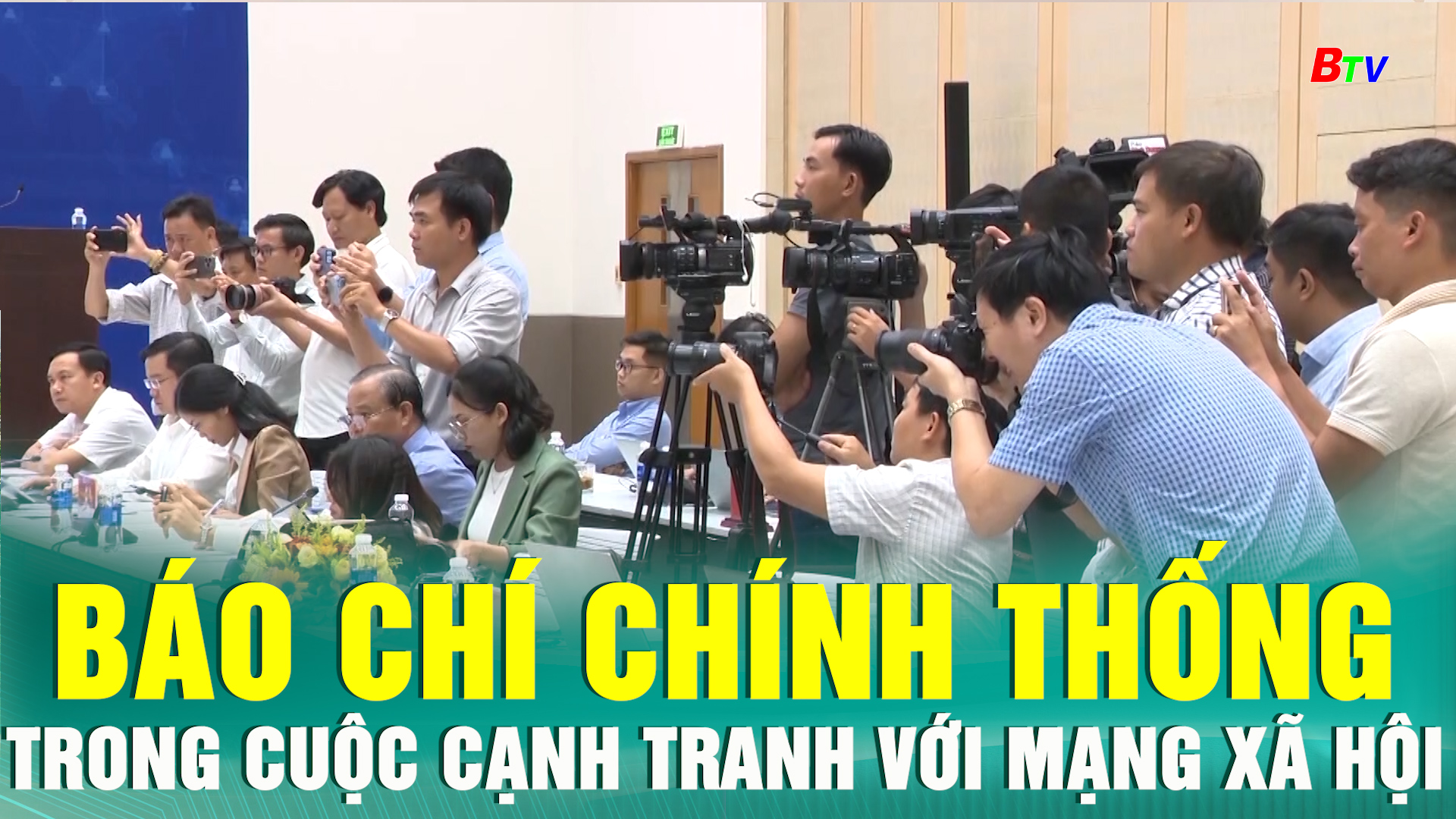 Báo chí chính thống trong cuộc cạnh tranh với mạng xã hội
