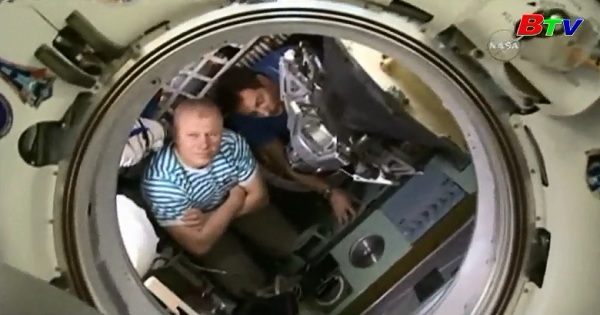 Hai phi hành gia Nga, Pháp rời trạm ISS trở về trái đất