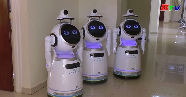 Rwanda - Robot thăm khám giúp hạn chế tiếp xúc  giữa bác sĩ và người bệnh