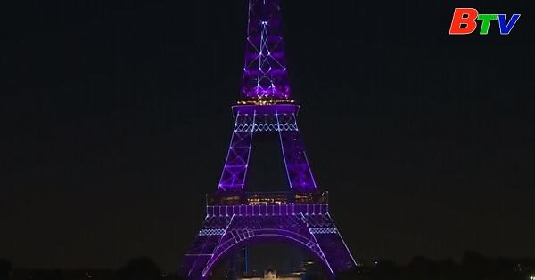 Một đoạn cầu thang của tháp Eiffel được bán đấu giá gần 300.000 Euro