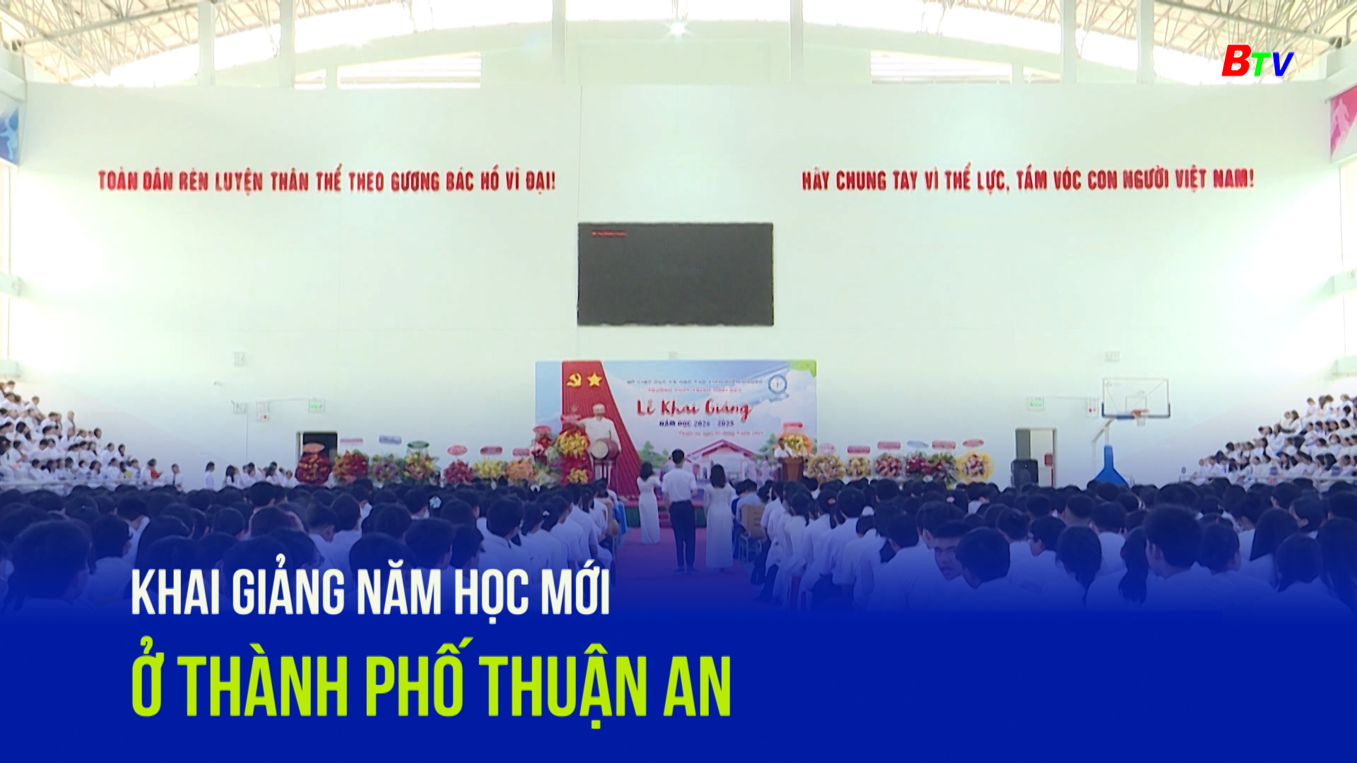 Khai giảng năm học mới ở thành phố Thuận An