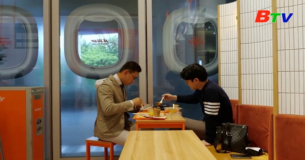 Nhà hàng phục vụ bữa ăn – Phong cách máy bay ở Seoul, Hàn Quốc