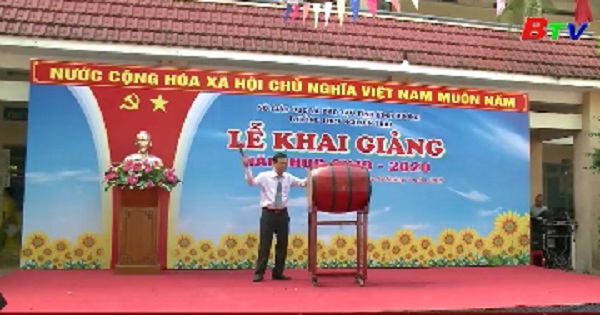 Khai giảng năm học mới tại thị xã Thuận An