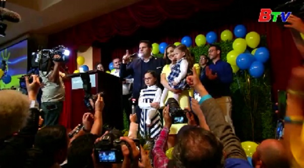 Hai ca sỹ chạy đua tại vòng 2 bầu cử Tổng thống Costa Rica