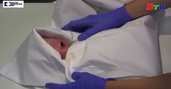 Kỳ tích em bé chào đời từ người mẹ chết não 117 ngày