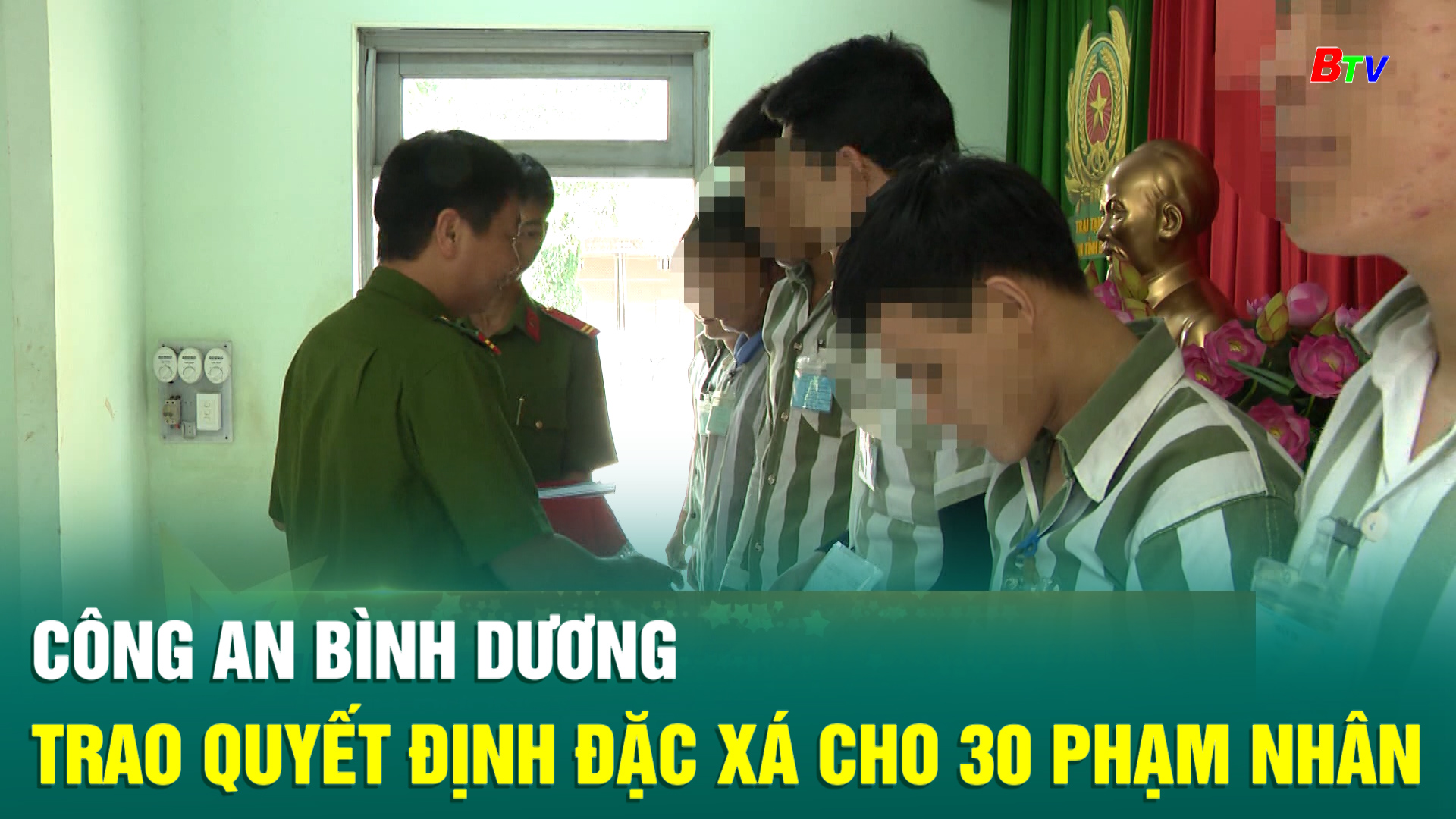 Công an Bình Dương trao quyết định đặc xá cho 30 phạm nhân