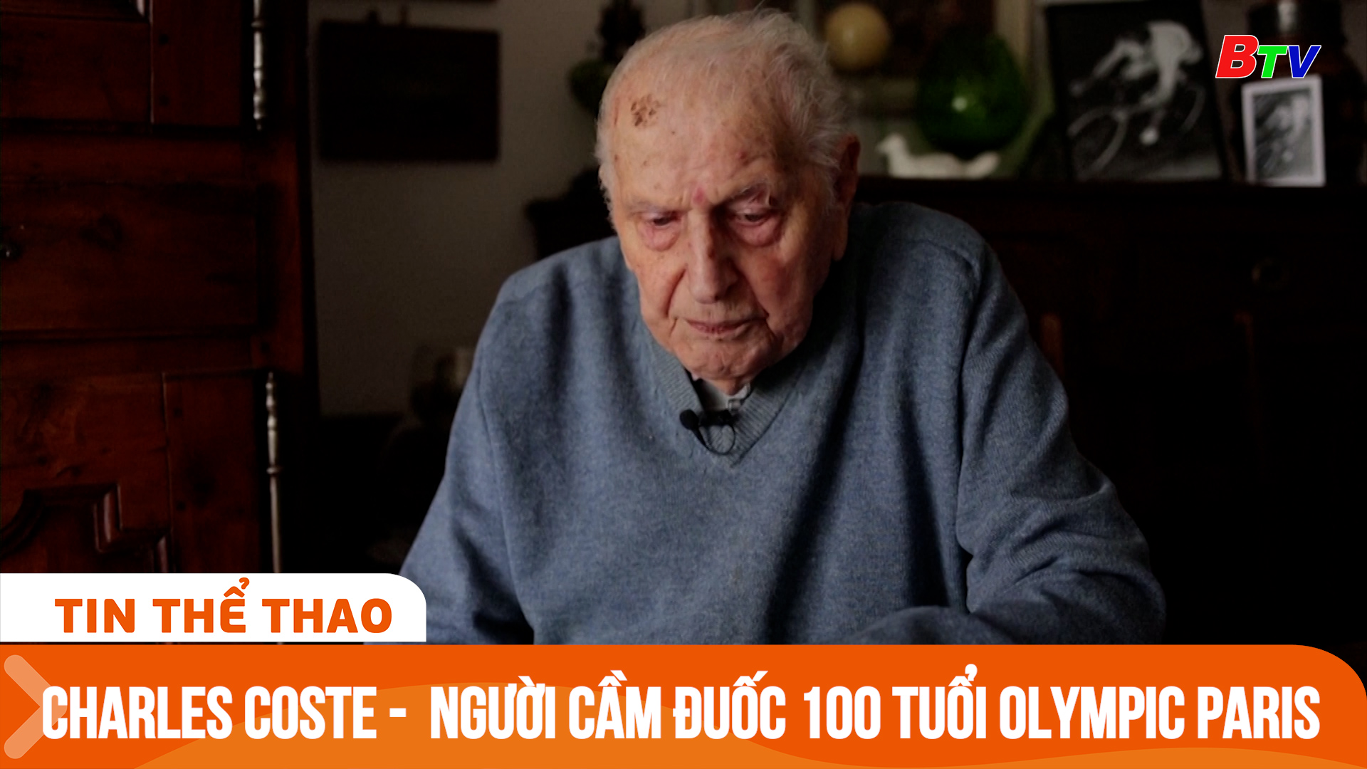 Charles Coste -  Người cầm đuốc 100 tuổi của Olympic Paris 2024 | Tin Thể thao 24h