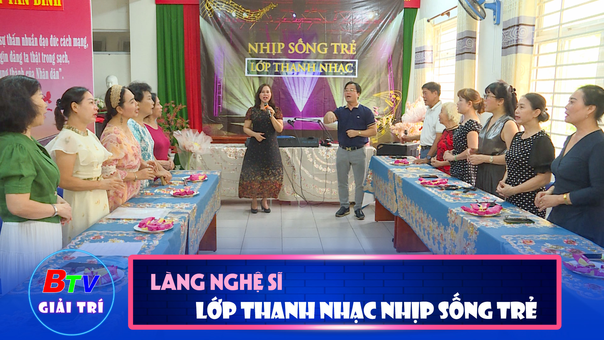 Lớp thanh nhạc Nhịp sống trẻ cho người lớn tuổi