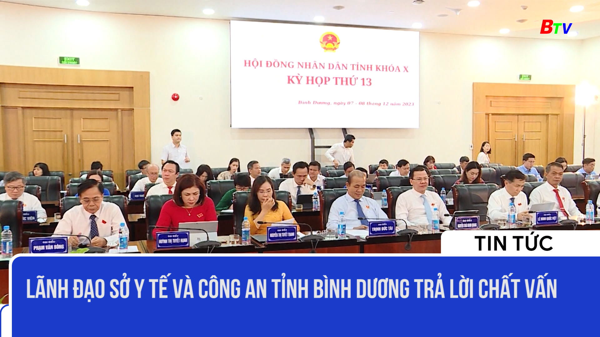 Lãnh đạo Sở Y tế và Công an tỉnh Bình Dương trả lời chất vấn 