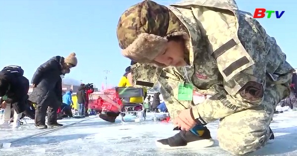 Lễ hội câu cá trên băng ở Hàn Quốc