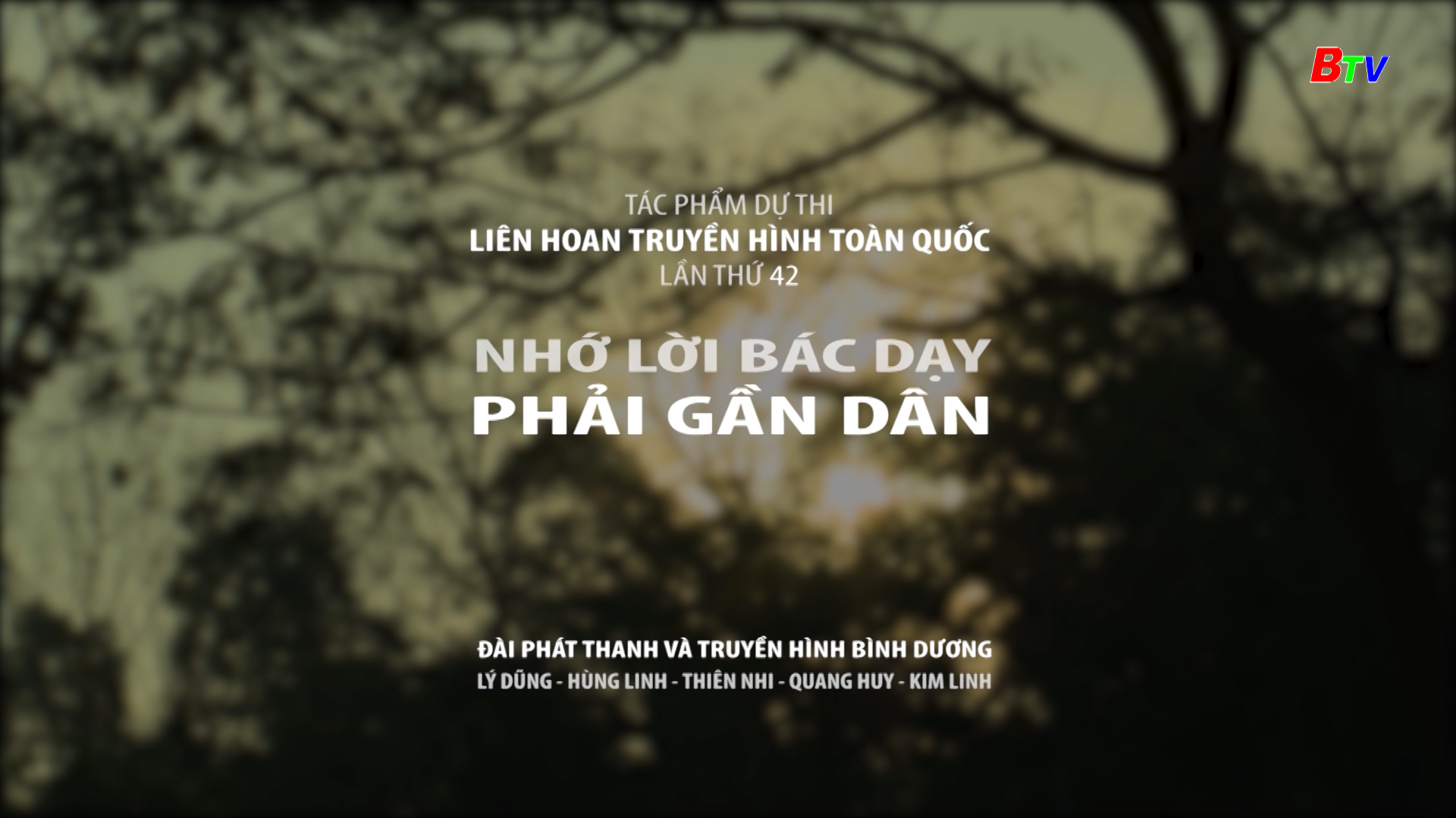 Nhớ lời Bác dạy phải gần dân 