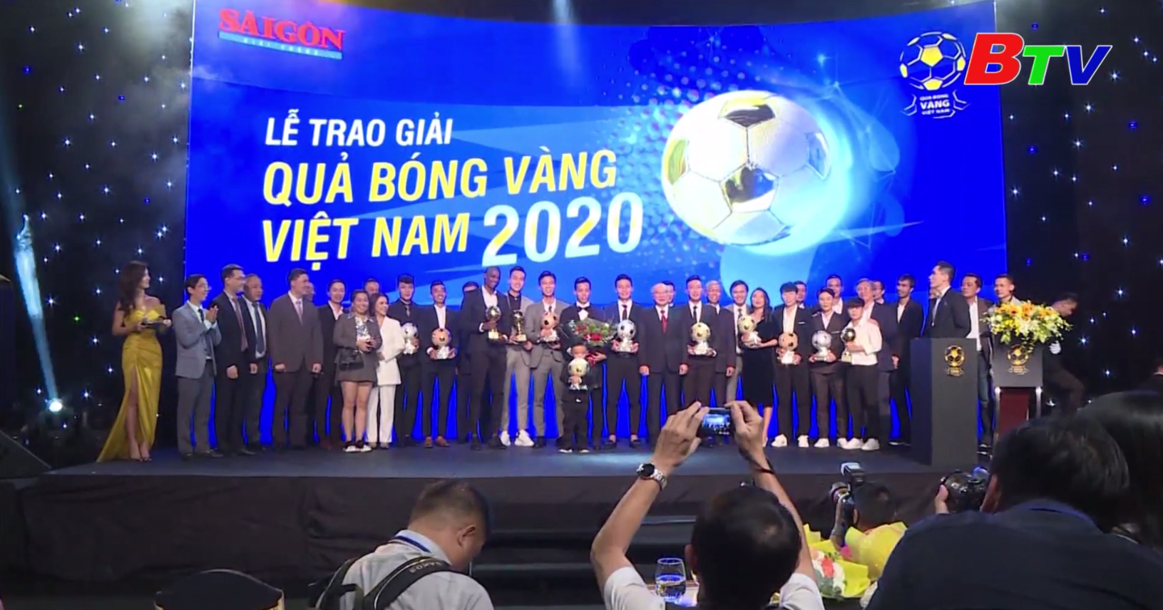 Bóng đá Việt Nam – Một năm nhìn lại