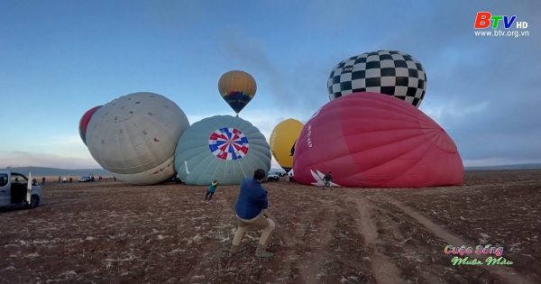 Rực rỡ lễ hội khinh khí cầu ở Tây Ban Nha