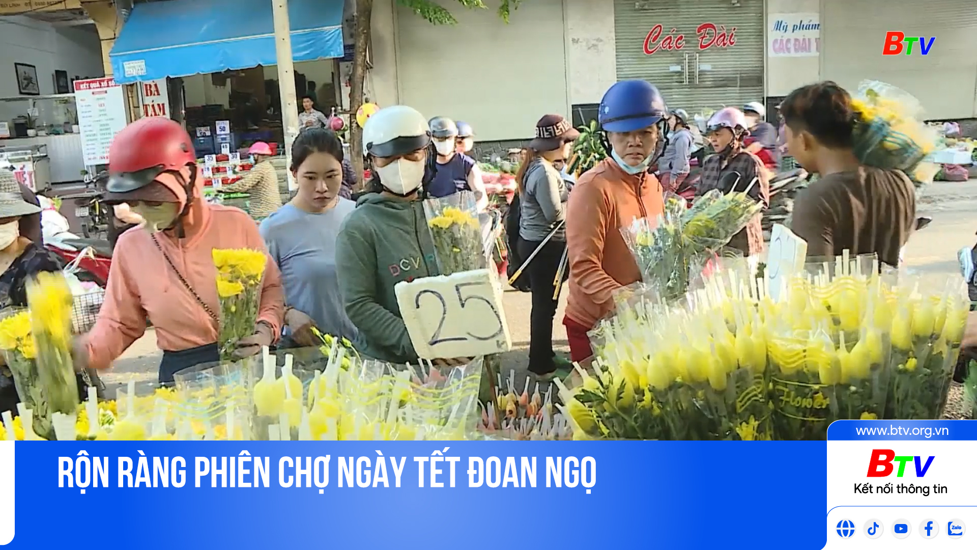 Rộn ràng phiên chợ ngày Tết Đoan Ngọ