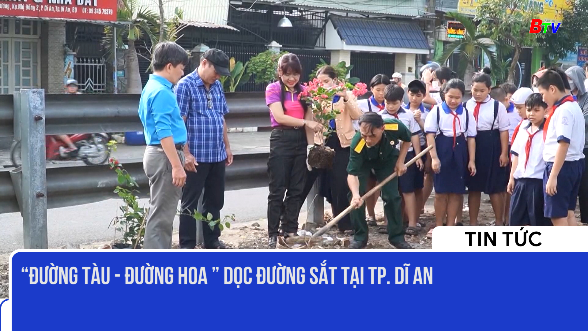 “Đường tàu -Đường hoa” dọc đường sắt tại TP. Dĩ An