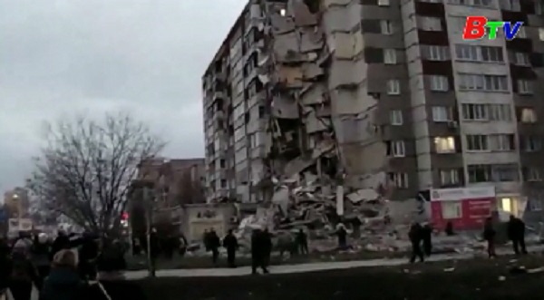 Công tác cứu hộ trong vụ sập nhà chung cư tại Nga