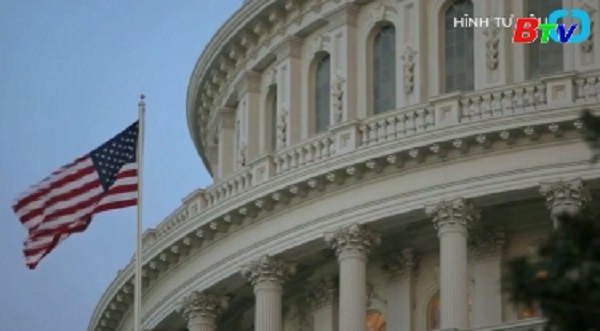 Quốc hội Mỹ thông qua dự luật ngân sách quốc phòng