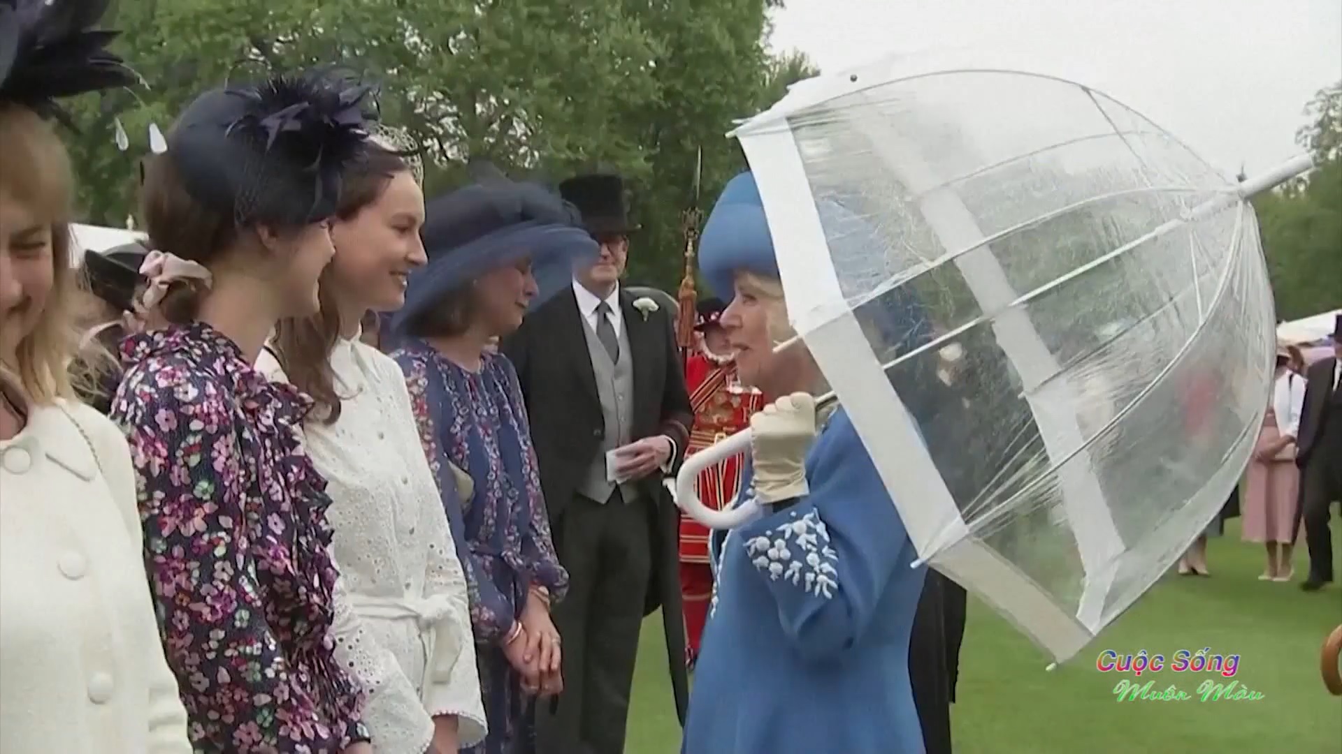 Nữ hoàng Elizabeth II vắng mặt ở đại tiệc sân vườn Hoàng gia Anh