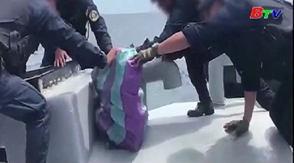 Peru bắt giữ tàu ngầm chở 2 tấn ma túy