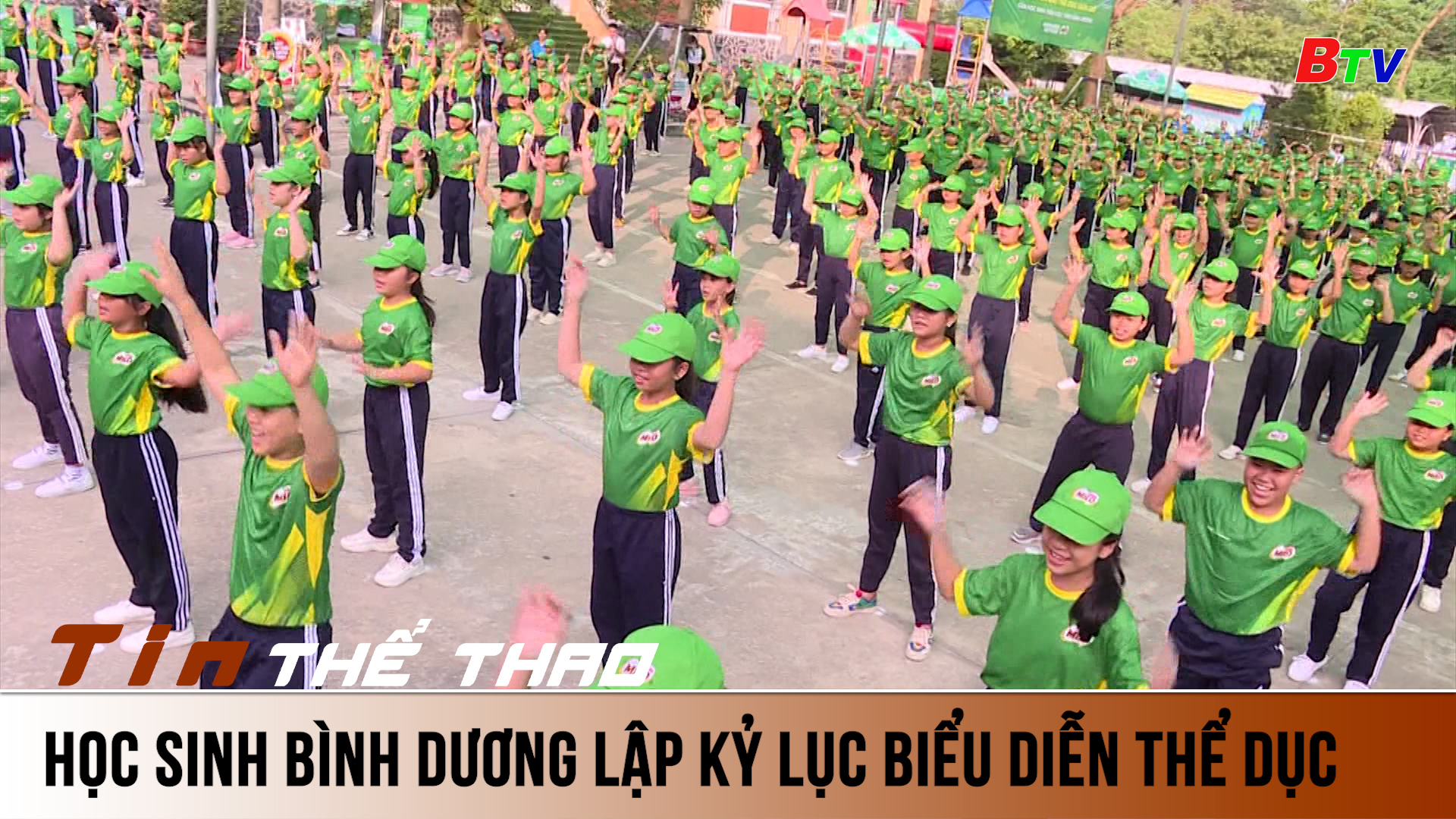 Học sinh Bình Dương lập kỷ lục biểu diễn thể dục | Tin Thể thao 24h