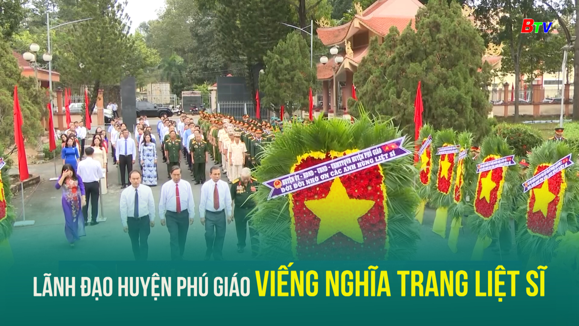 Lãnh đạo huyện Phú Giáo Viếng nghĩa trang liệt sĩ