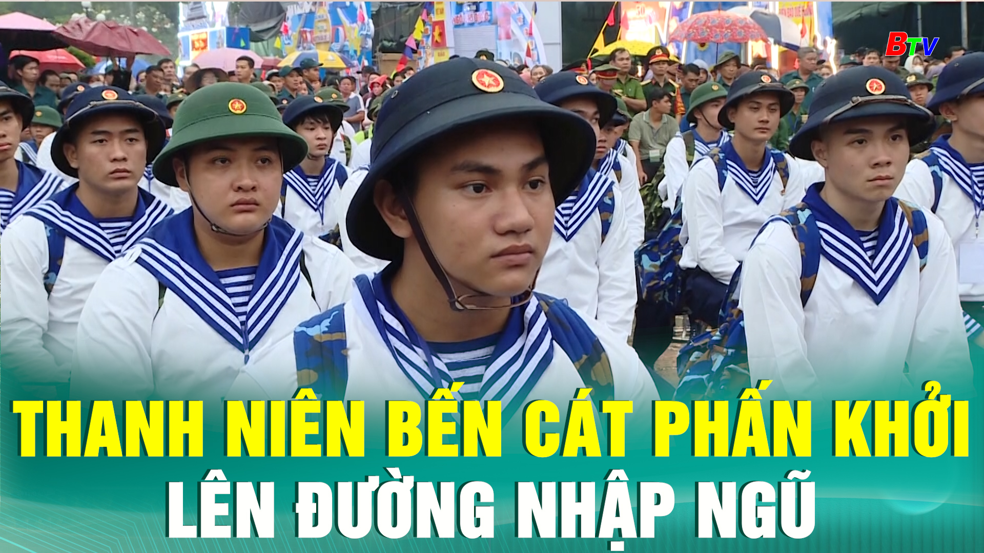 Thanh niên Bến Cát phấn khởi lên đường nhập ngũ