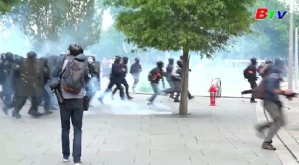 Pháp - Các cuộc biểu tình của phe 