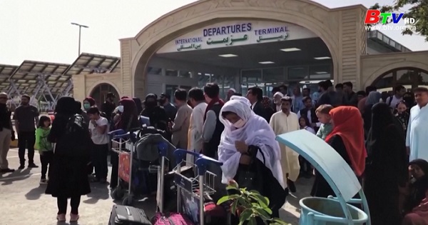 Pakistan nối lại các chuyến bay thương mại tới Kabul