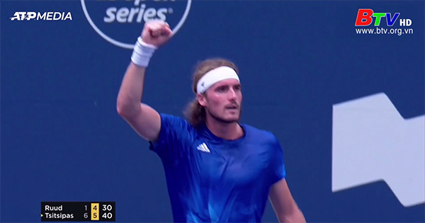 Tsitsipas giành quyền vào bán kết Giải Quần vợt Toronto Masters