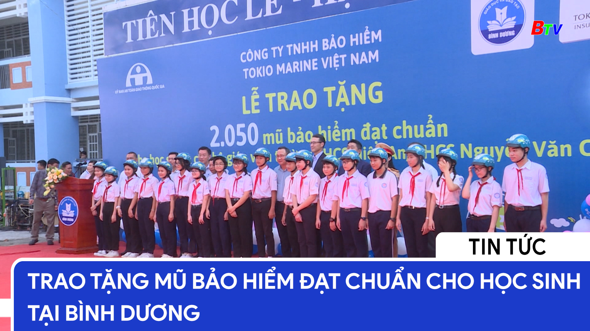 Trao tặng mũ bảo hiểm đạt chuẩn cho học sinh tại Bình Dương