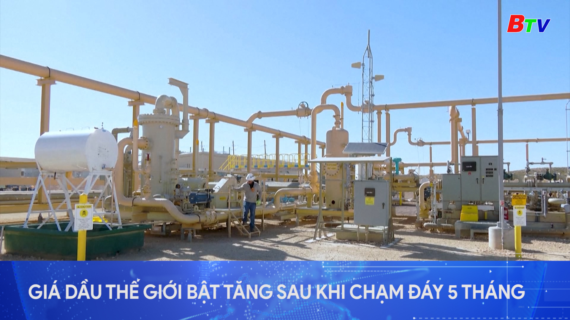 Giá dầu thế giới bật tăng sau khi chạm đáy 5 tháng