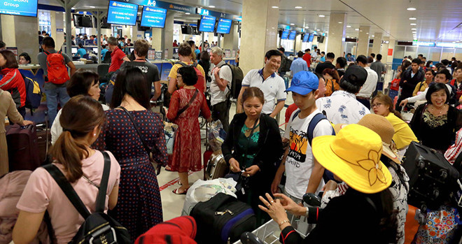 Sân bay Tân Sơn Nhất bước vào cao điểm phục vụ Tết