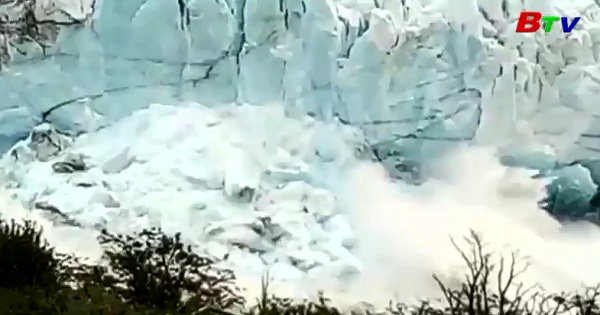 Chiêm ngưỡng trận lở băng ngoạn mục ở Argentina