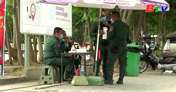 Campuchia yêu cầu các cơ sở kinh doanh không lơ là phòng chống dịch