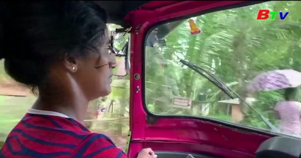 Taxi Tuk Tuk  - Cứu cánh cuộc đời của những bà mẹ đơn thân  ở Sri  Lanka