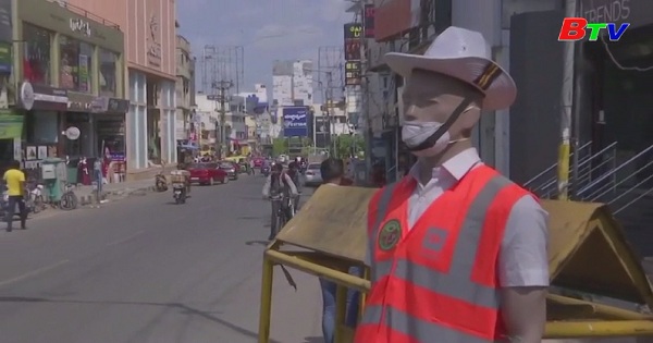 Ấn độ - Cảnh sát Manequine thiết lập trật tự giao thông