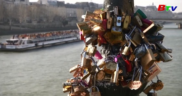 Paris - Thành phố tình yêu nhộn nhịp mùa Valentine
