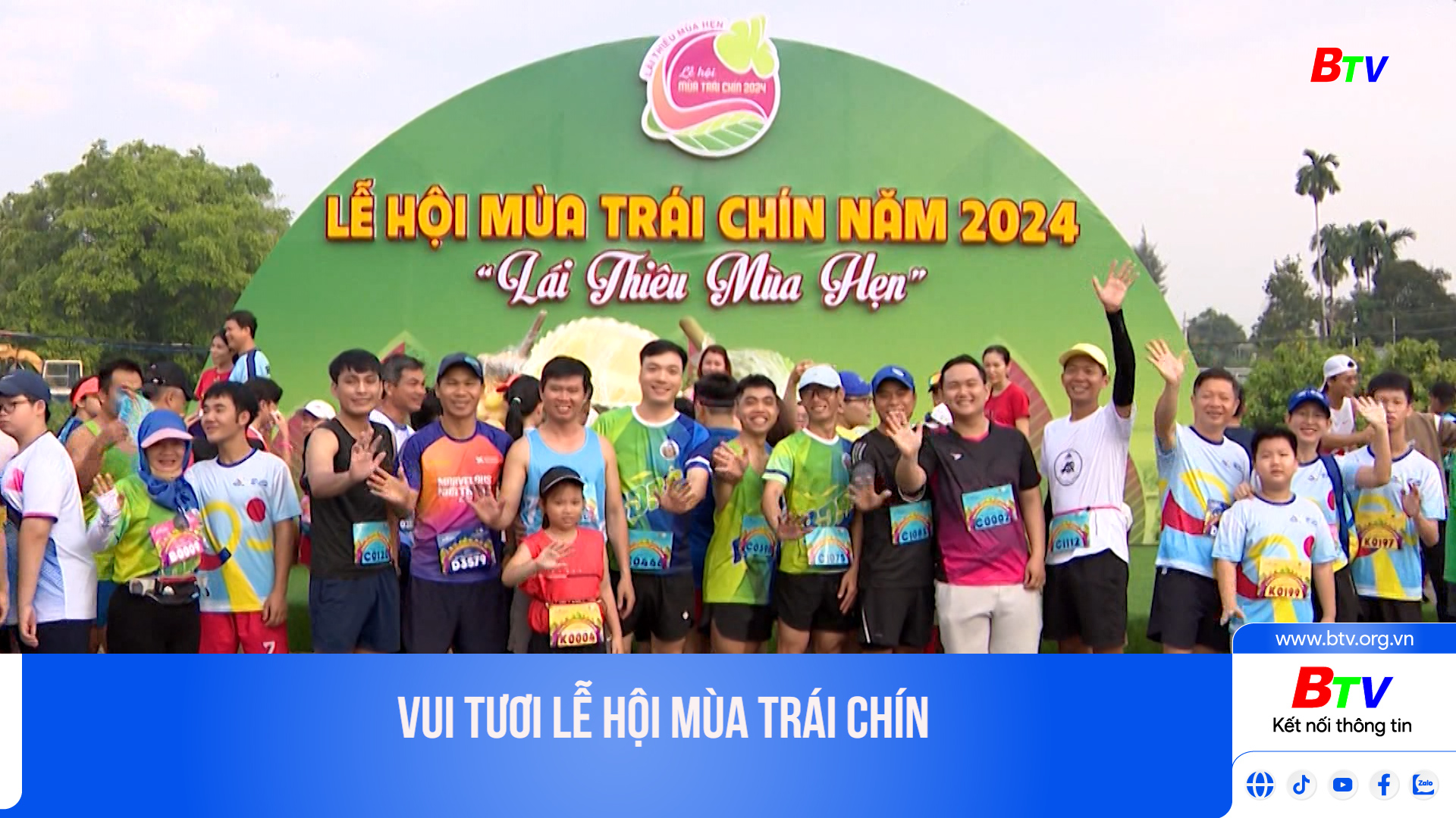 Vui tươi lễ hội mùa trái chín