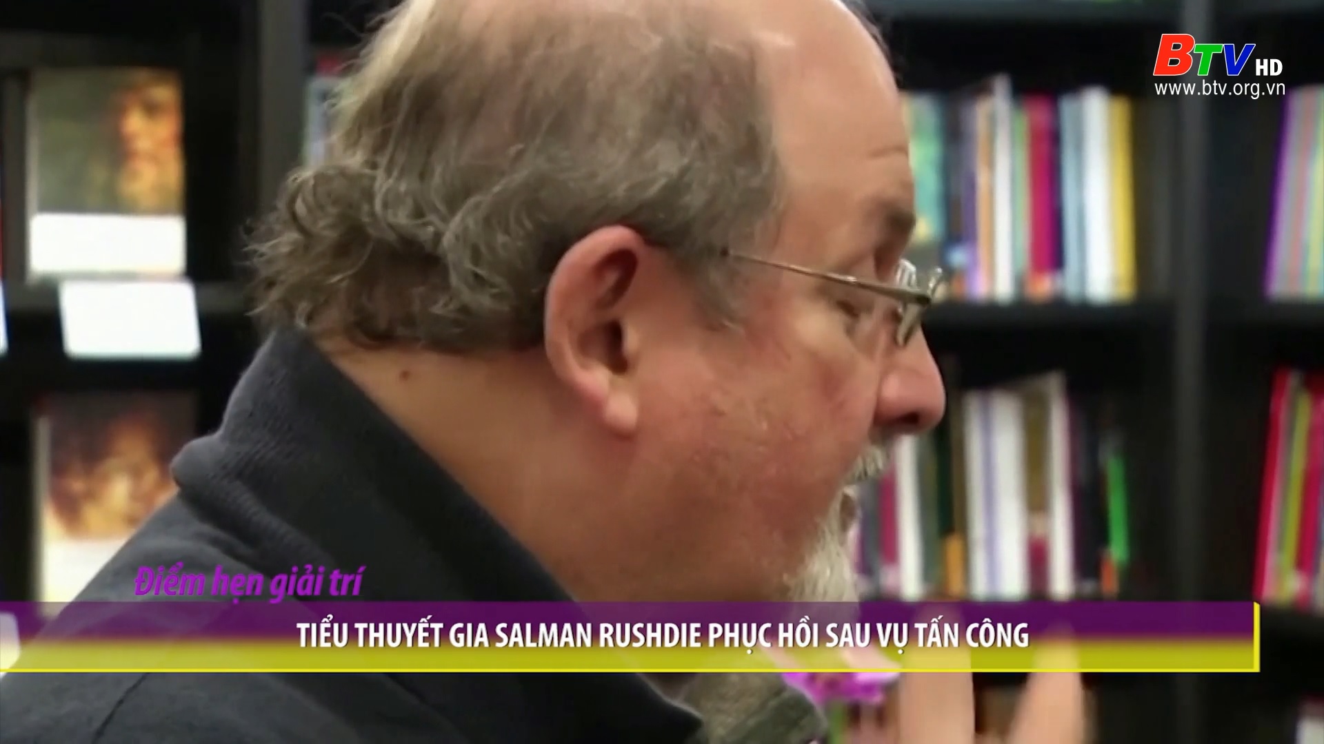 Tiểu thuyết gia Salman Rushdie phục hồi sau vụ tấn công