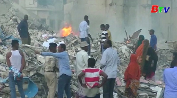 Somalia gần 440 người thương vong trong vụ đánh bom kép