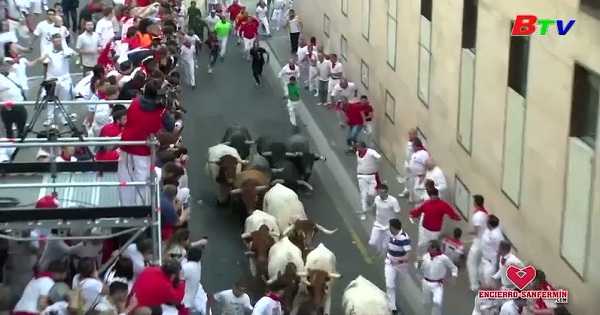 Người dân Tây Ban Nha chia tay với Lễ hội bò tót