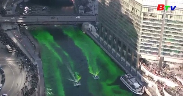 Sông Chicago nhuộm màu xanh lá mừng lễ Thánh Pattrick