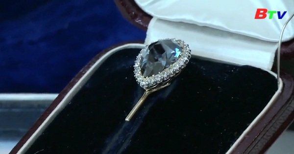 Đấu giá viên kim cương Farnese Blue cực hiếm