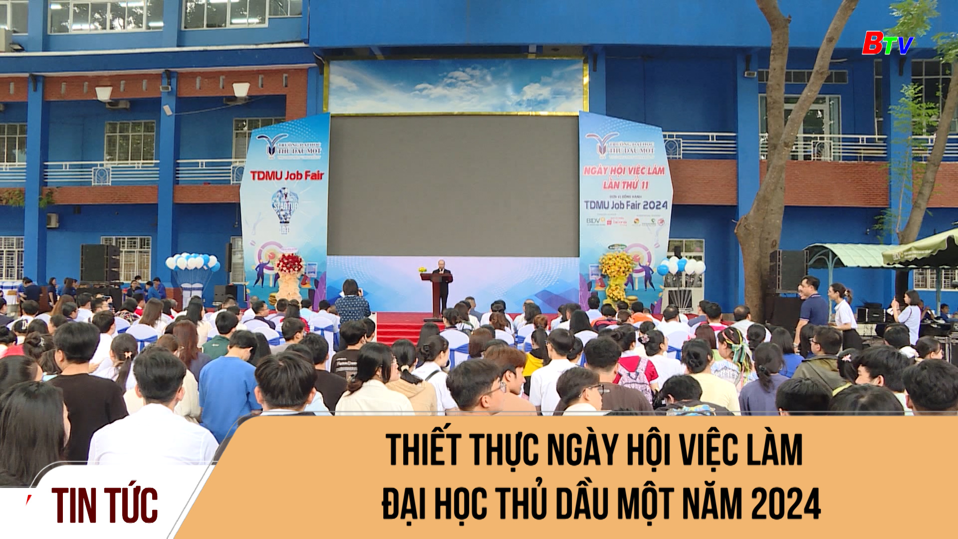 Thiết thực ngày hội việc làm Đại học Thủ Dầu Một năm 2024