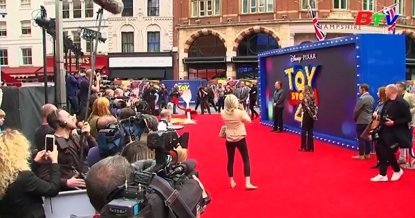 Diễn viên Tom Hanks dự ra mắt phim “Toy Story 4”  ở LonDon