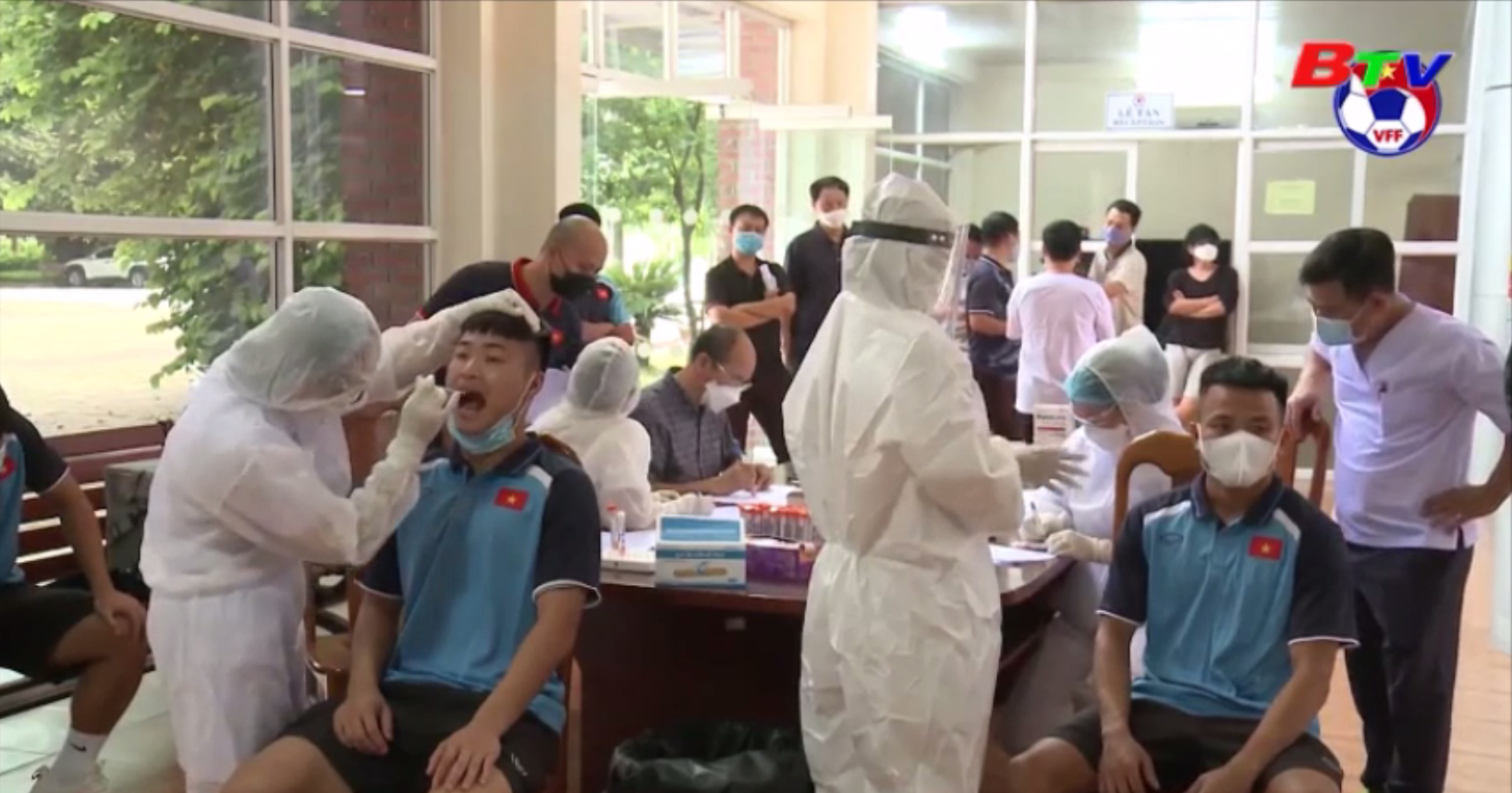 ĐT U22 Việt Nam nghiêm túc thực hiện kiểm tra y tế trong ngày hội quân